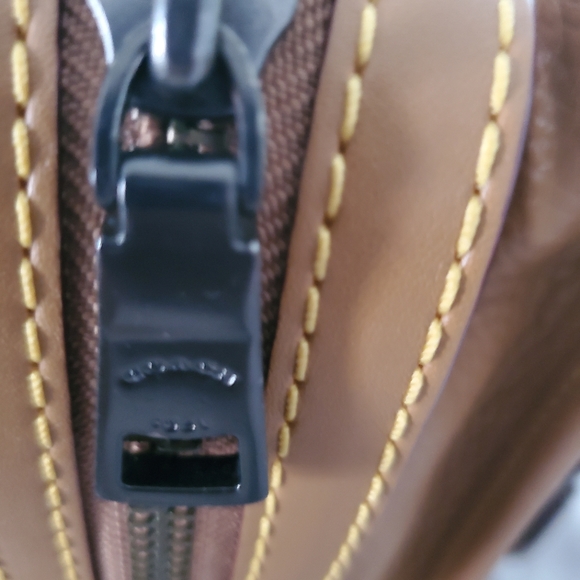 NWTs Gorgeous COACH ROGUE 25~ Rare Light Saddle Glvtn Pebble  Leather~ F54536 - Picture 5 of 12